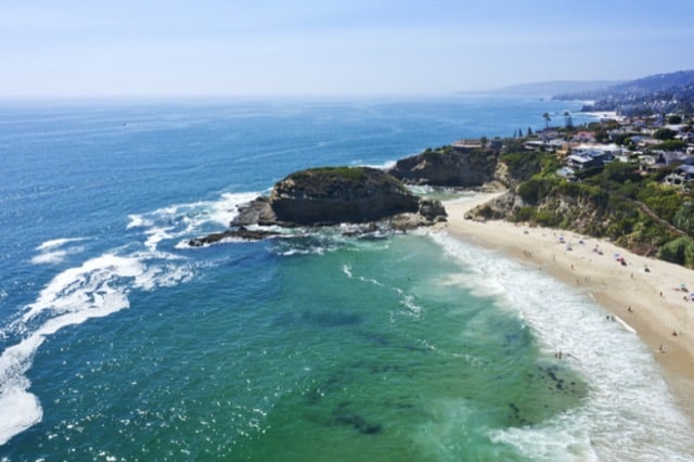 An inside-outside lifestyle is a given along the California coast.